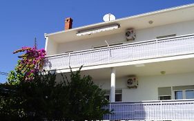 Sea View Apartment Manda